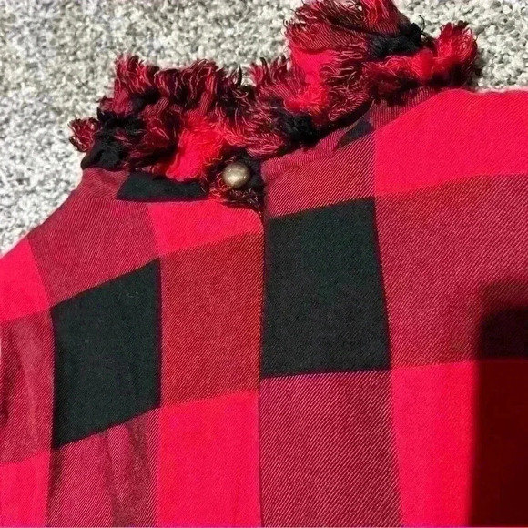 Va Va by Joy Han Buffalo Plaid, Fringe Neck, Open Shoulder Size M - Picture 10 of 13
